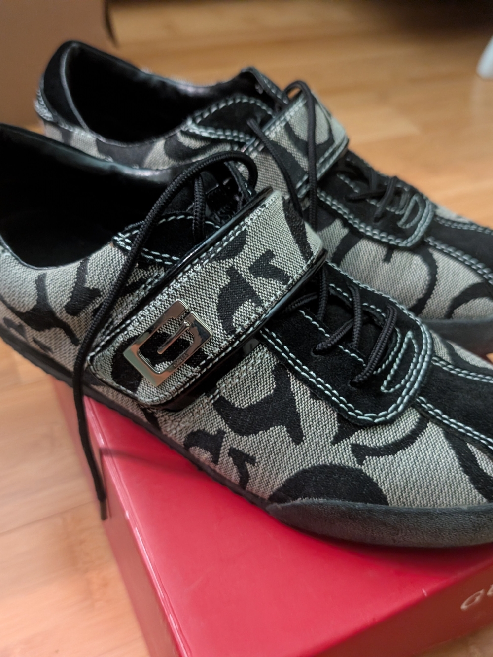 Guess Black and Gray Patterned Women's Sneakers with Velcro Strap